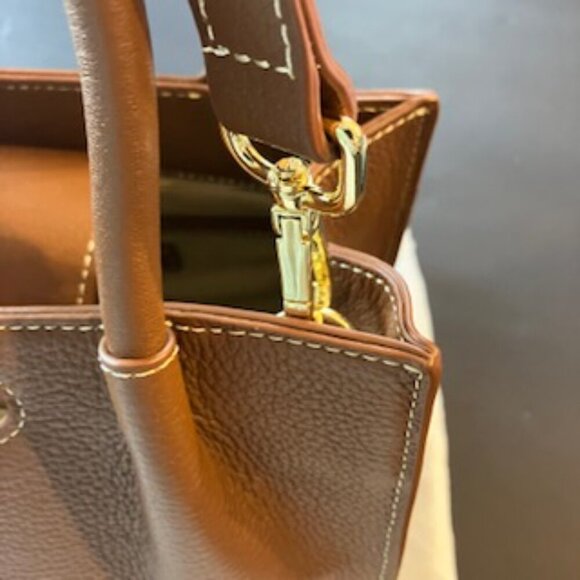 NWT J. McLaughlin Canyon Crossbody, Light Brown w/dust bag - Picture 6 of 8